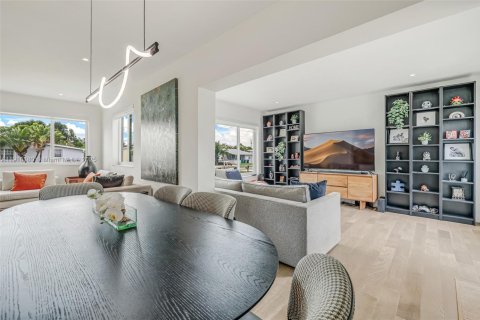 House in Miami, Florida 3 bedrooms, 112.88 sq.m. № 1973081 - photo 28