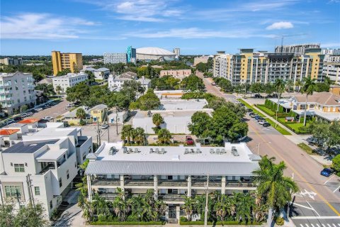 Condo in Saint Petersburg, Florida, 1 bedroom  № 1370271 - photo 30