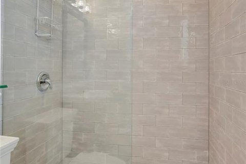 Condo in Saint Petersburg, Florida, 1 bedroom  № 1370271 - photo 16