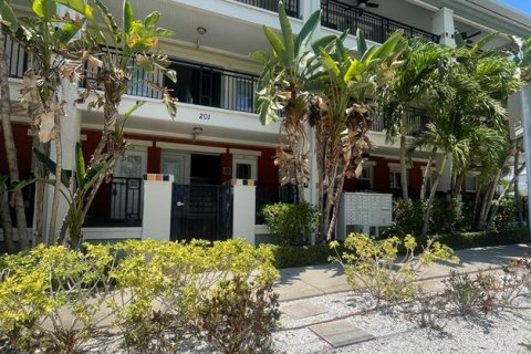 Condo in Saint Petersburg, Florida, 1 bedroom  № 1370271 - photo 1