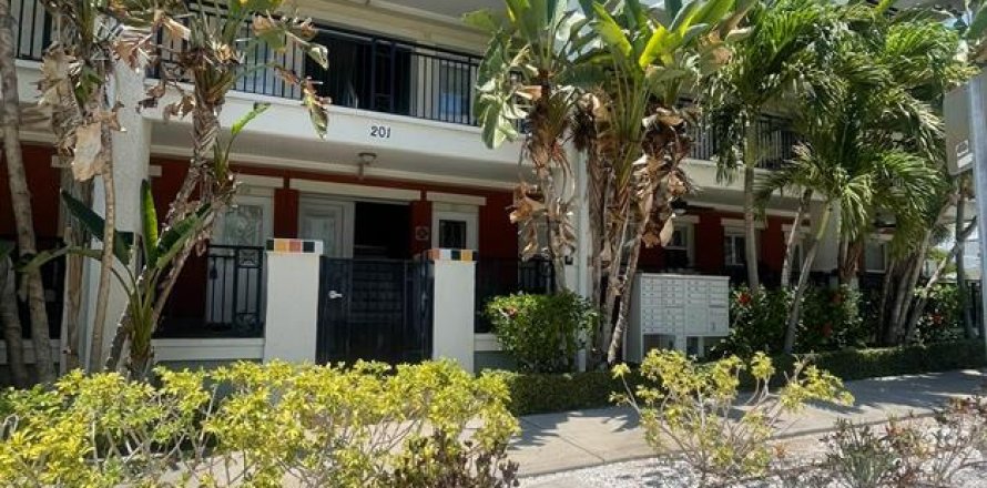 Condo in Saint Petersburg, Florida, 1 bedroom № 1370271