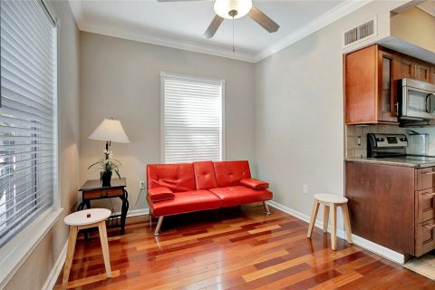 Condo in Saint Petersburg, Florida, 1 bedroom  № 1370271 - photo 4