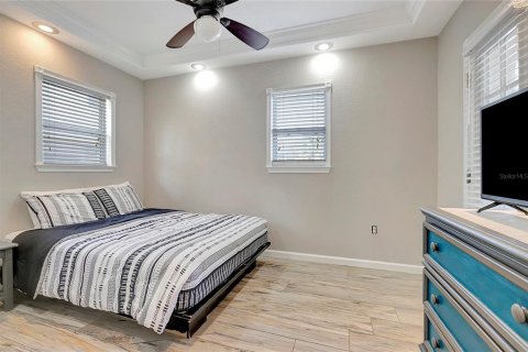 Condo in Saint Petersburg, Florida, 1 bedroom  № 1370271 - photo 25