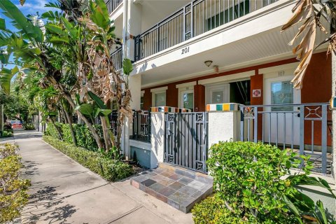 Condo in Saint Petersburg, Florida, 1 bedroom  № 1370271 - photo 10
