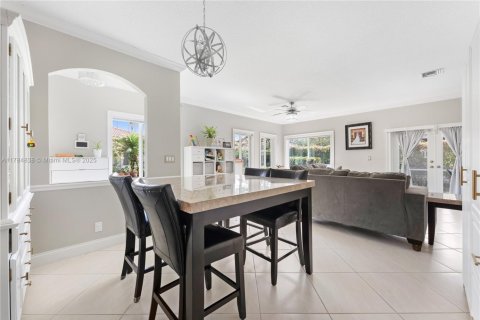 House in Deerfield Beach, Florida 3 bedrooms, 138.89 sq.m. № 1704751 - photo 1