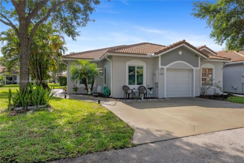 House in Deerfield Beach, Florida 3 bedrooms, 138.89 sq.m. № 1704751 - photo 6