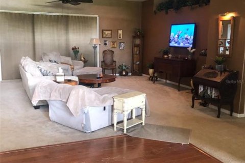 House in Spring Hill, Florida 3 bedrooms, 355.54 sq.m. № 1515614 - photo 9