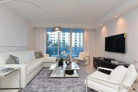 Снять в аренду кондоминиум в Майами-Бич, Флорида 1 спальня, 78.04м2, № 1957744 - фото 2