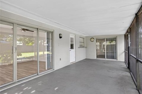 House in Orlando, Florida 4 bedrooms, 176.98 sq.m. № 2208548 - photo 28