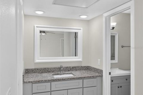 House in Orlando, Florida 4 bedrooms, 176.98 sq.m. № 2208548 - photo 23