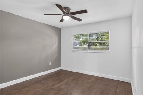 House in Orlando, Florida 4 bedrooms, 176.98 sq.m. № 2208548 - photo 24