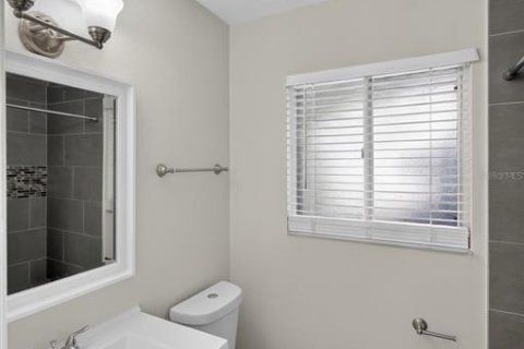 House in Orlando, Florida 4 bedrooms, 176.98 sq.m. № 2208548 - photo 22