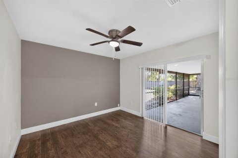 House in Orlando, Florida 4 bedrooms, 176.98 sq.m. № 2208548 - photo 26