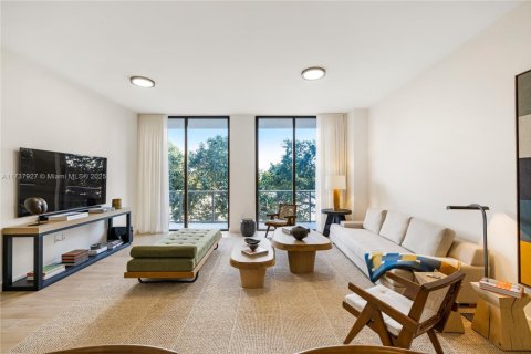 Condo in Miami, Florida, 3 bedrooms  № 1764830 - photo 1
