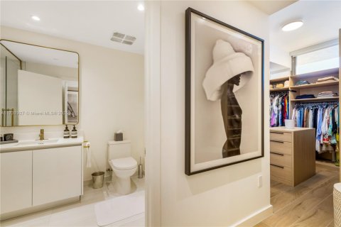 Condo in Miami, Florida, 3 bedrooms  № 1764830 - photo 15