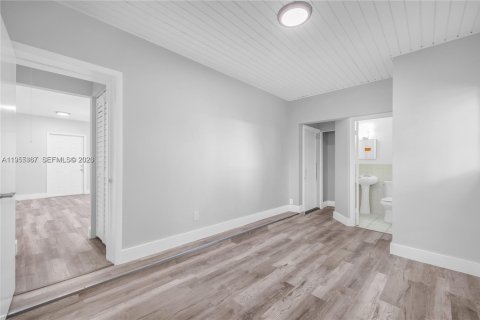 Casa en alquiler en Miami, Florida, 1 dormitorio, 60.39 m2 № 2010185 - foto 6