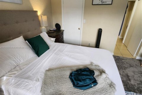 Condo in Plantation, Florida, 1 bedroom  № 1868295 - photo 16