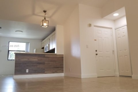 Снять в аренду кондоминиум в Плантация, Флорида 2 спальни, 89.46м2, № 1989828 - фото 1