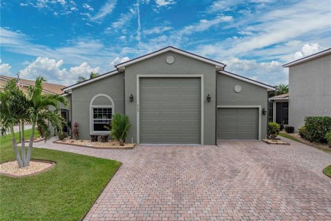 Casa en Lake Wales, Florida 2 dormitorios, 206.89 m2 № 2099268