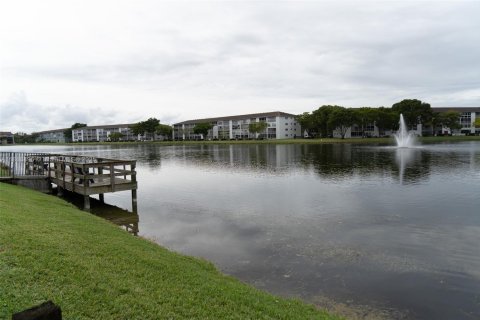 Copropriété à vendre à Pembroke Pines, Floride: 1 chambre, 98.1 m2 № 1776326 - photo 25
