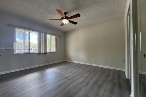 Copropriété à vendre à Pembroke Pines, Floride: 1 chambre, 98.1 m2 № 1776326 - photo 4