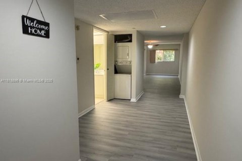 Copropriété à vendre à Pembroke Pines, Floride: 1 chambre, 98.1 m2 № 1776326 - photo 2