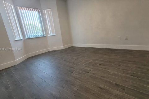 Villa ou maison à vendre à Miami, Floride: 3 chambres, 140.84 m2 № 1942959 - photo 13