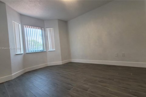 Villa ou maison à vendre à Miami, Floride: 3 chambres, 140.84 m2 № 1942959 - photo 14