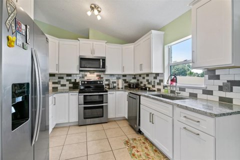 House in Palm Coast, Florida 3 bedrooms, 142.6 sq.m. № 1906670 - photo 9