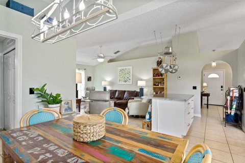 House in Palm Coast, Florida 3 bedrooms, 142.6 sq.m. № 1906670 - photo 17