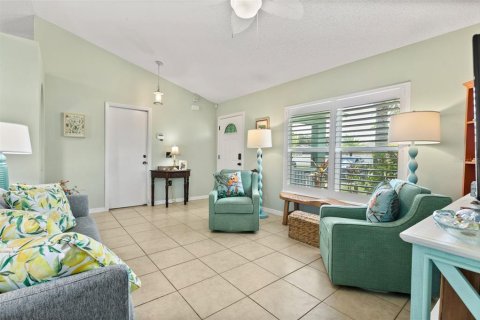 House in Palm Coast, Florida 3 bedrooms, 142.6 sq.m. № 1906670 - photo 7