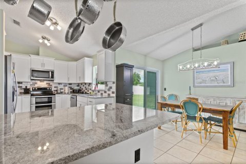 House in Palm Coast, Florida 3 bedrooms, 142.6 sq.m. № 1906670 - photo 13