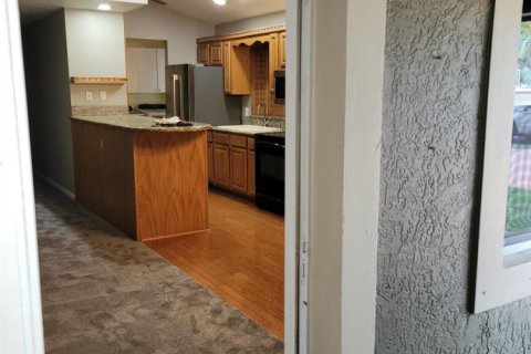 House in Palm Springs, Florida 2 bedrooms, 107.02 sq.m. № 2190510 - photo 12