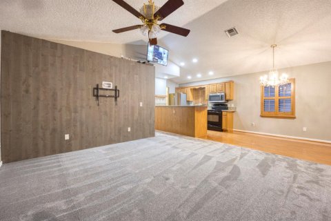 House in Palm Springs, Florida 2 bedrooms, 107.02 sq.m. № 2190510 - photo 26