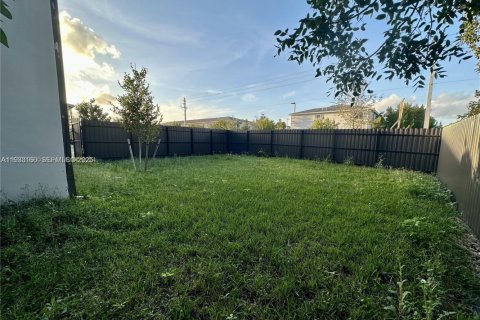 Casa en venta en Florida City, Florida, 5 dormitorios, 176.7 m2 № 2034997 - foto 17