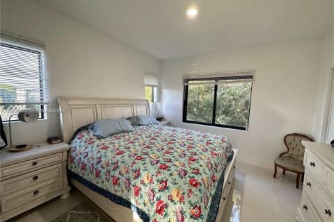 Casa en venta en Florida City, Florida, 5 dormitorios, 176.7 m2 № 2034997 - foto 13