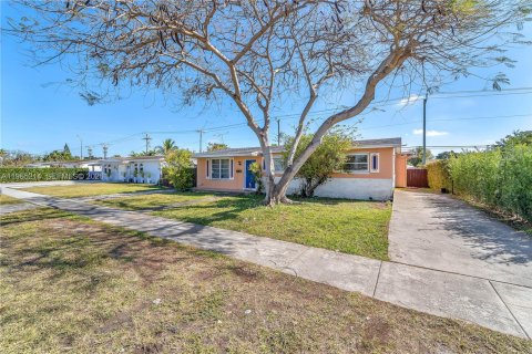 Купить виллу или дом в Майами, Флорида 4 спальни, 179.12м2, № 2027156 - фото 3