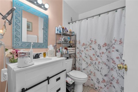 Купить виллу или дом в Майами, Флорида 4 спальни, 179.12м2, № 2027156 - фото 12