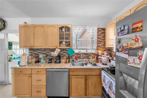 Купить виллу или дом в Майами, Флорида 4 спальни, 179.12м2, № 2027156 - фото 9