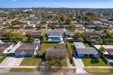 Купить виллу или дом в Майами, Флорида 4 спальни, 179.12м2, № 2027156 - фото 30