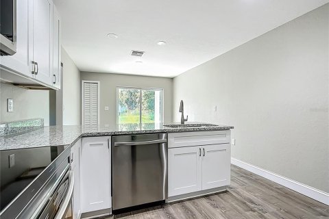 House in Lakeland, Florida 3 bedrooms, 116.96 sq.m. № 1840629 - photo 9