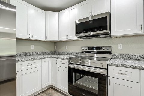 House in Lakeland, Florida 3 bedrooms, 116.96 sq.m. № 1840629 - photo 12