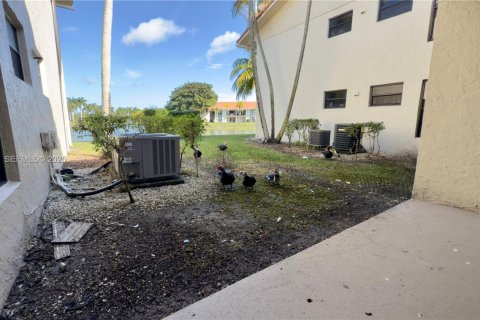 Condo in West Palm Beach, Florida, 1 bedroom № 1983017 - photo 17