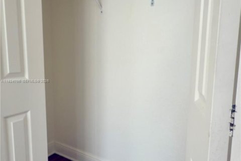 Condo in West Palm Beach, Florida, 1 bedroom № 1983017 - photo 16