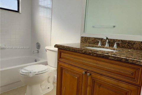 Condo in West Palm Beach, Florida, 1 bedroom № 1983017 - photo 10