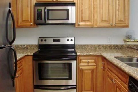 Copropriété à louer à West Palm Beach, Floride: 1 chambre, 65.03 m2 № 1983017 - photo 1