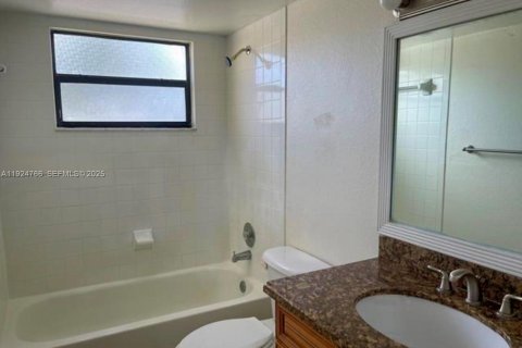 Copropriété à louer à West Palm Beach, Floride: 1 chambre, 65.03 m2 № 1983017 - photo 3