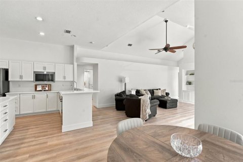 Villa ou maison à vendre à Palm Harbor, Floride: 4 chambres, 227.52 m2 № 2409017 - photo 10