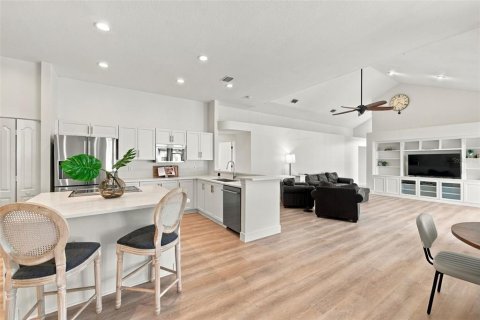 Villa ou maison à vendre à Palm Harbor, Floride: 4 chambres, 227.52 m2 № 2409017 - photo 5