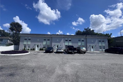 Condominio en Orlando, Florida, 2 dormitorios  № 2296319